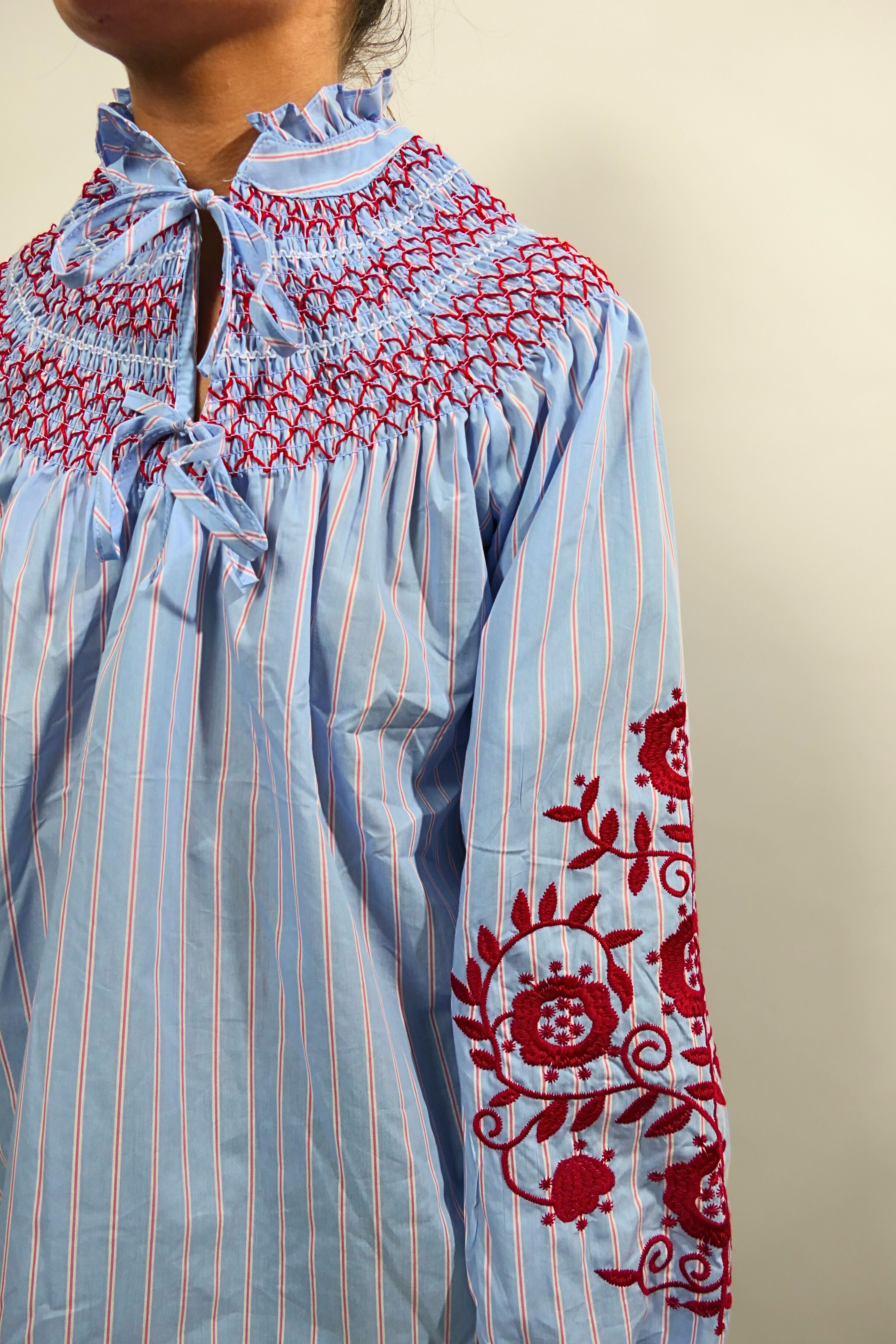 Camicia azzurra con ricamo Altamira Milano