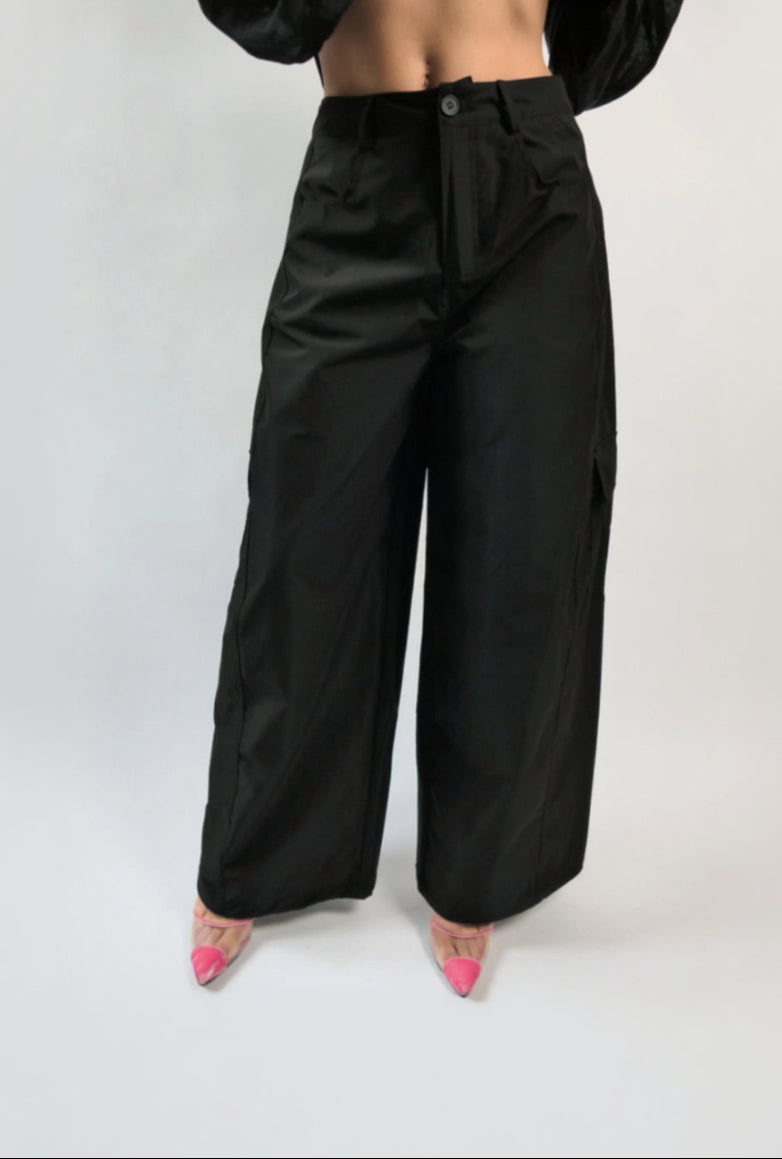 Pantalone con tasche laterali