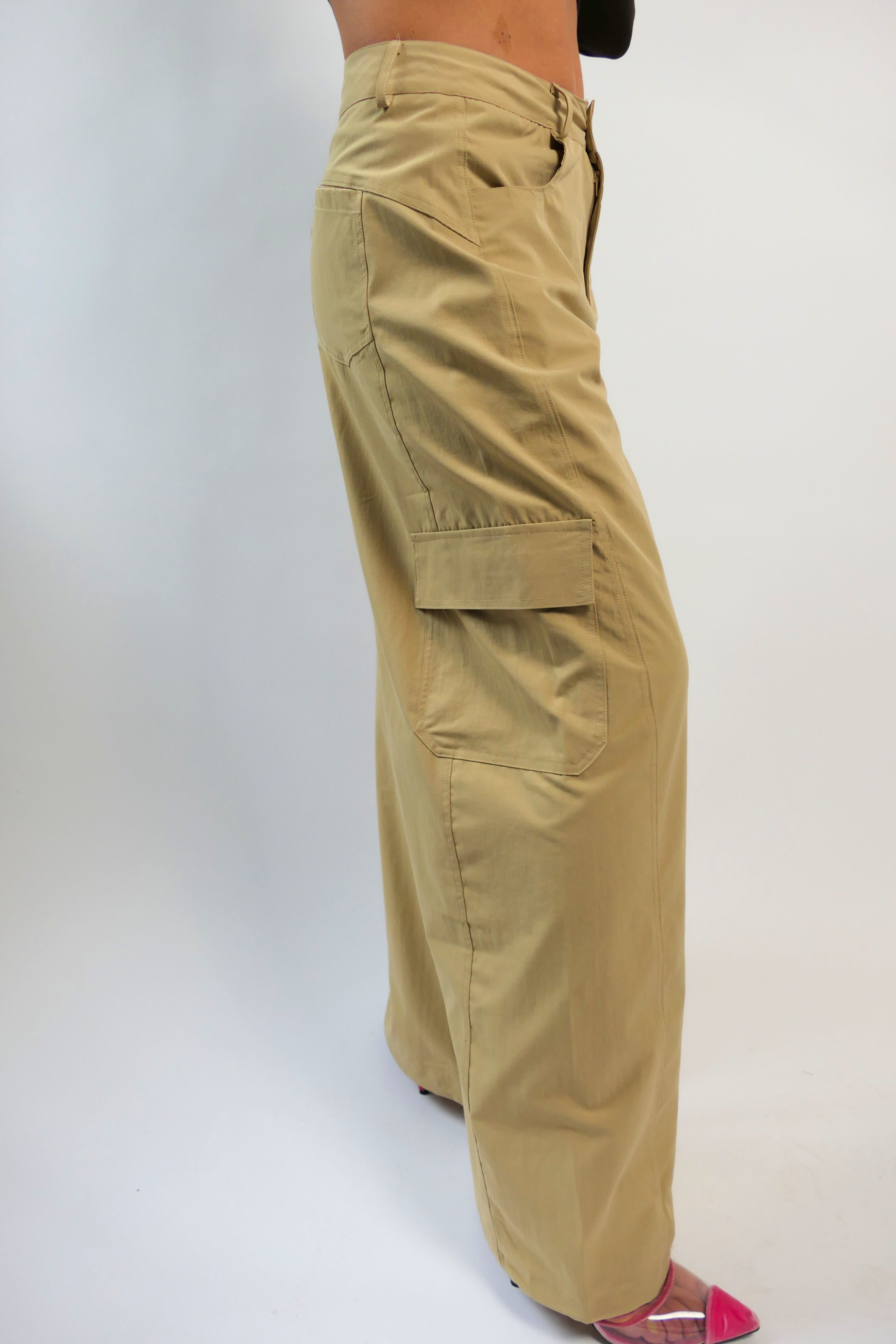Pantalone con tasche laterali