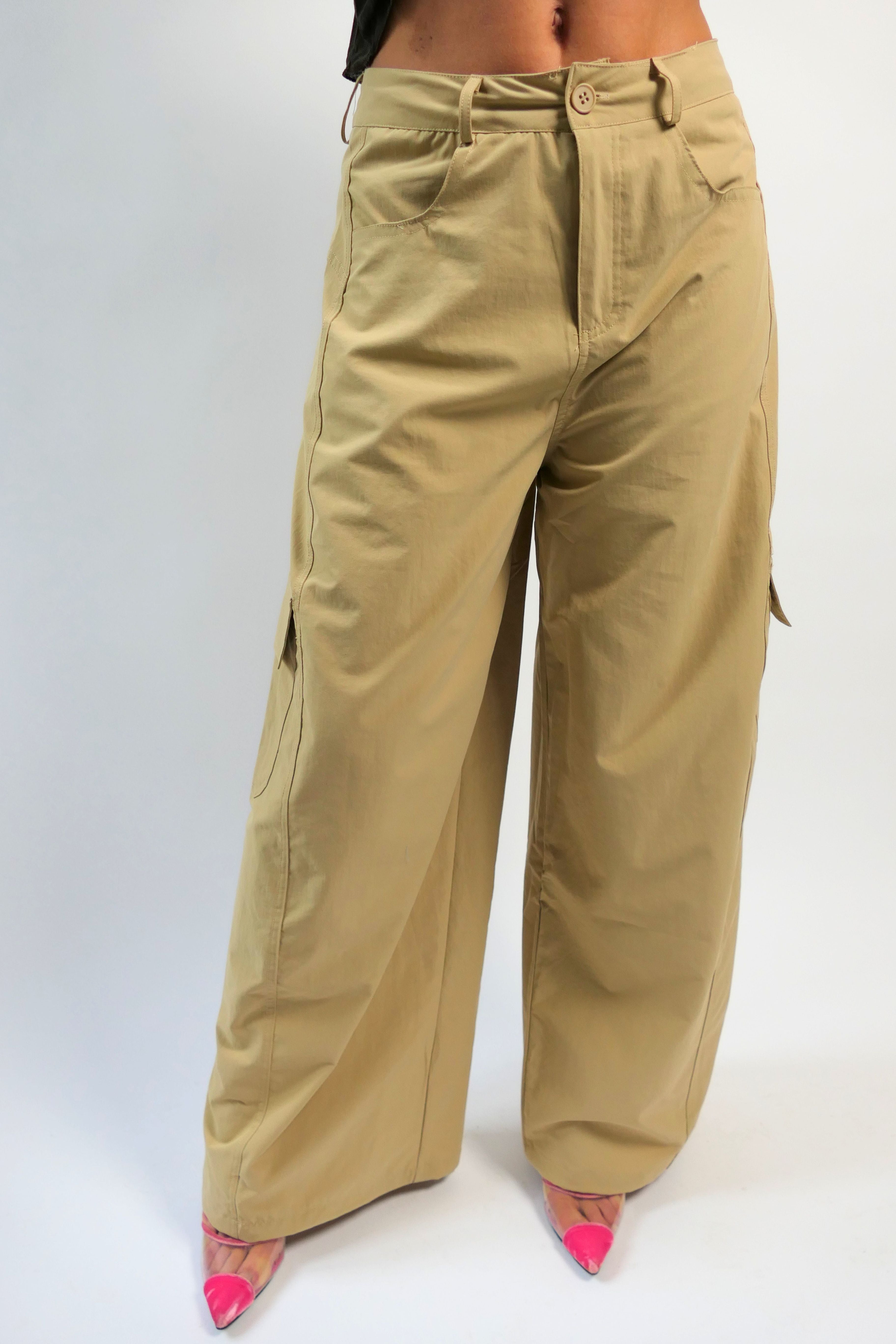 Pantalone con tasche laterali
