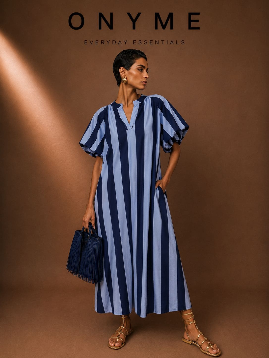 Vestito a righe con maniche a sbuffo
