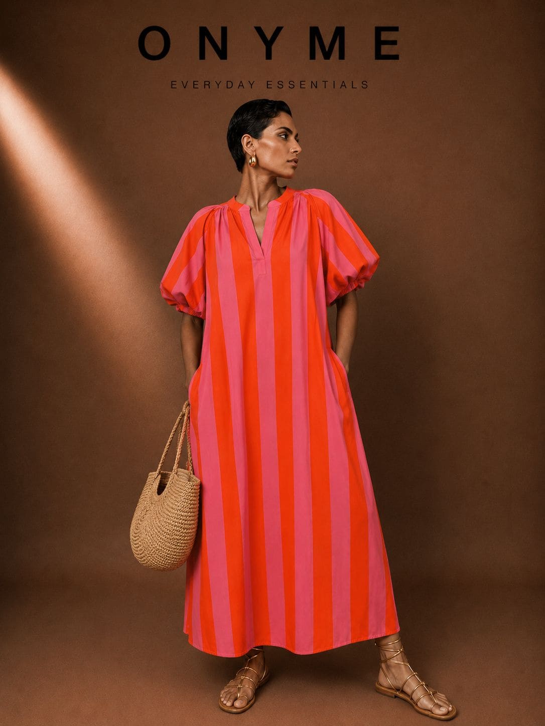 Vestito a righe con maniche a sbuffo