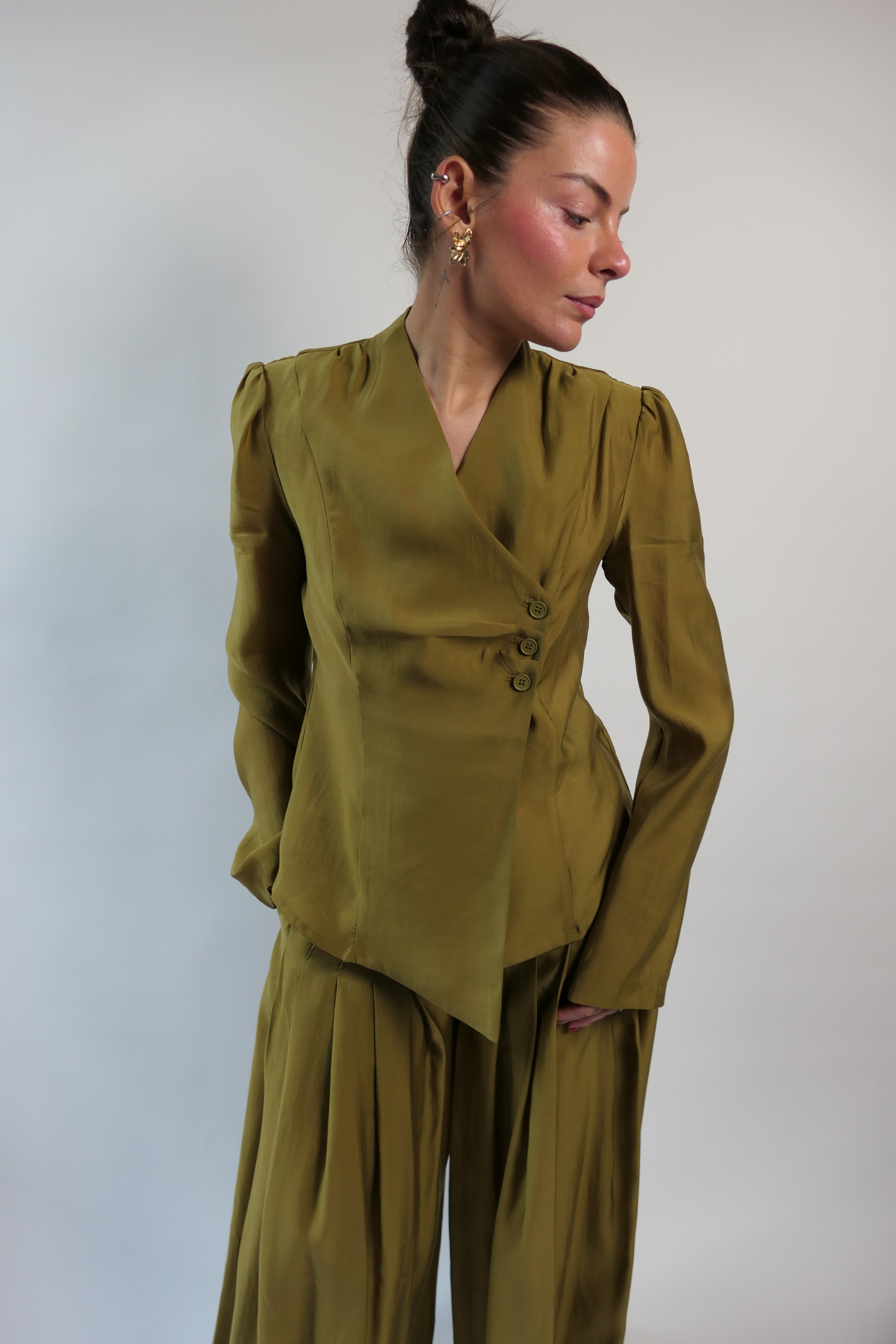 Completo verde oliva Lumina