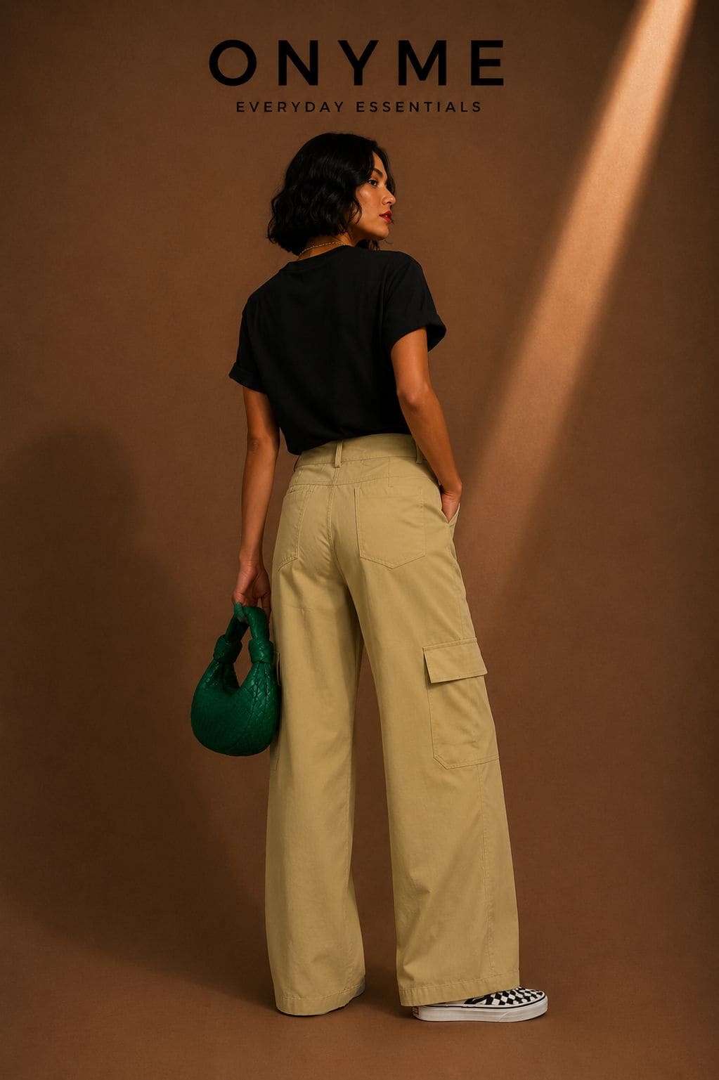 Pantalone con tasche laterali